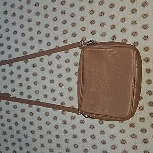 Quince leather crossbody, excellent condition